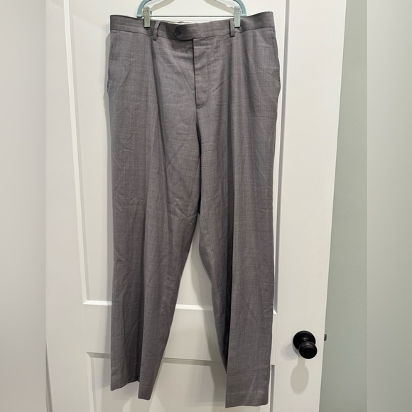 Mantoni Gray Flat-front Wool Trousers Tailored Fit 100% Virgin Wool Super 140’s - Picture 2 of 8